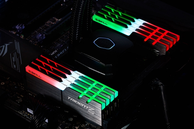 זיכרון למחשב נייח G.Skill DDR4 F4-3000C14Q2-128GTZR 8x16GB 3000Mhz TridentZ RGB תמונה 3