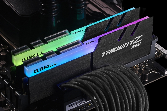 זיכרון למחשב נייח G.Skill DDR4 F4-4600C18D-16GTZR 2x8GB 4600MHz TridentZ RGB תמונה 3